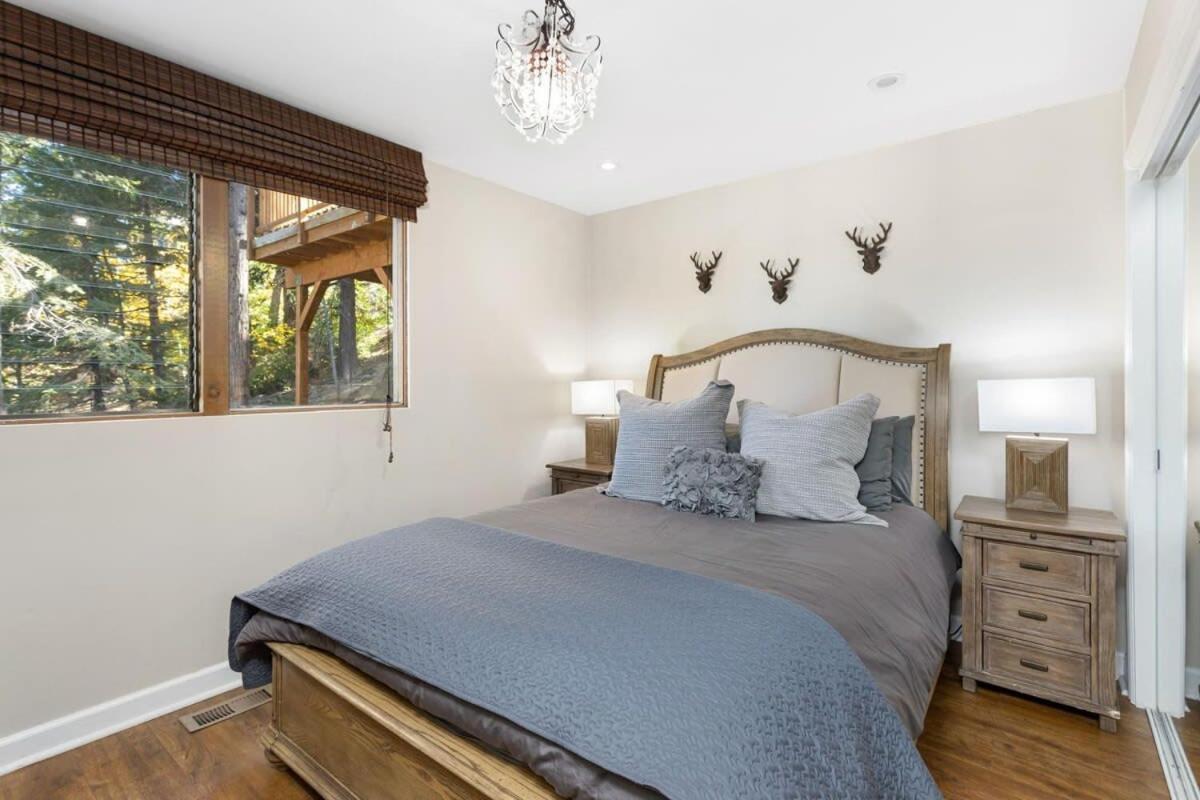 Snowflower Cabin Modern Luxe, 2 Level, 1500 Sqft, Ac, View, Dogs, Walk To Village Lake Arrowhead Exterior photo