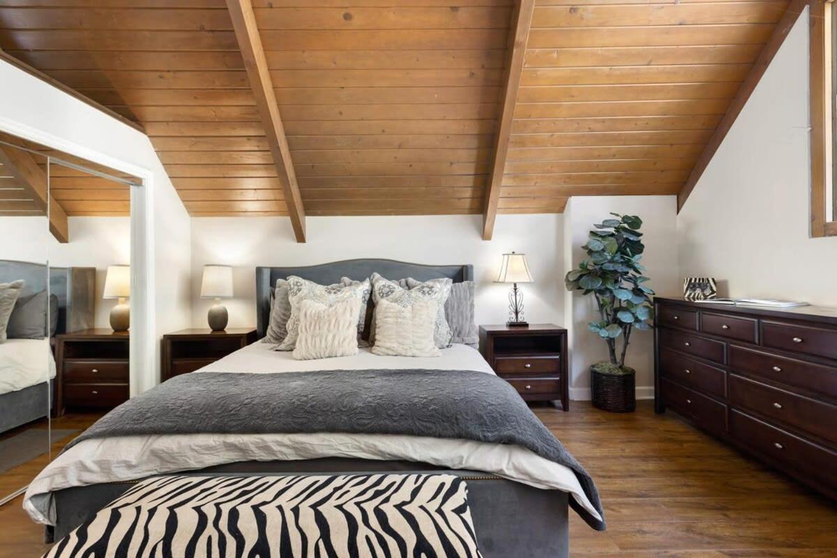 Snowflower Cabin Modern Luxe, 2 Level, 1500 Sqft, Ac, View, Dogs, Walk To Village Lake Arrowhead Exterior photo